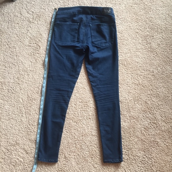 American eagle low rise jeans sz 2 short. Stretchy - Picture 5 of 8